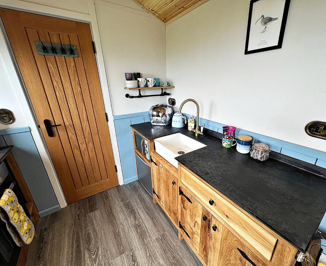 Luxury Shepherd Hut In The Peak District Bakewell Buitenkant foto
