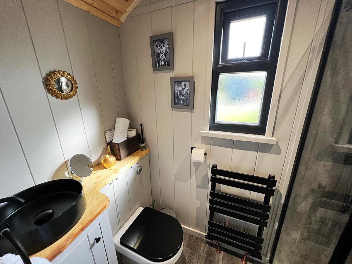 Luxury Shepherd Hut In The Peak District Bakewell Buitenkant foto