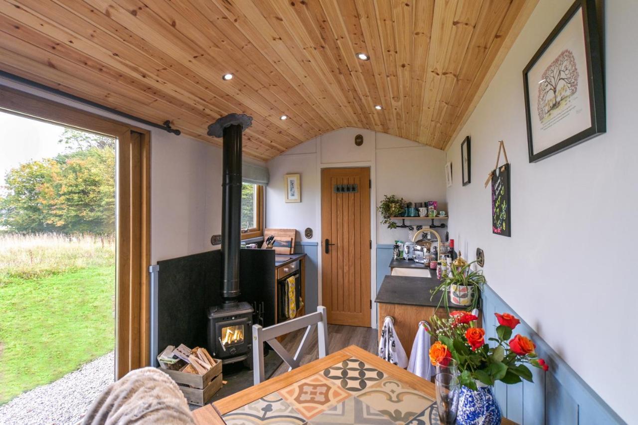 Luxury Shepherd Hut In The Peak District Bakewell Buitenkant foto