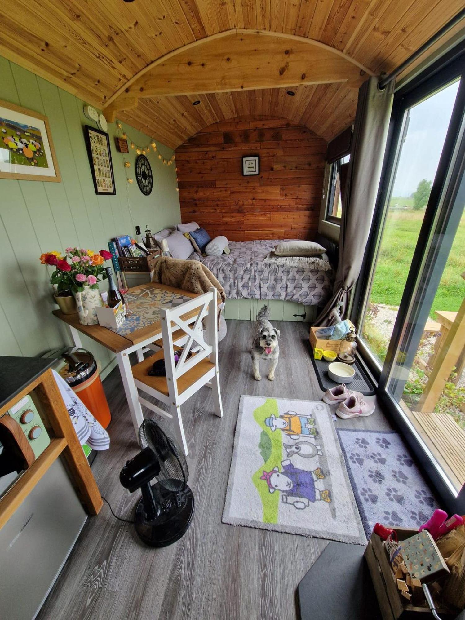 Luxury Shepherd Hut In The Peak District Bakewell Buitenkant foto